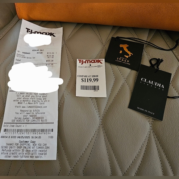 Real Leather Claudia Handbag. - Picture 6 of 6